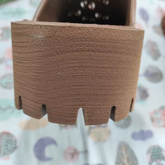 Gucci Leather Slippers - Picture 12 of 12